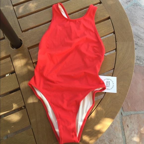 BRAND NEW Solid & Striped Red Eniko Swimsuit - Picture 6 of 10
